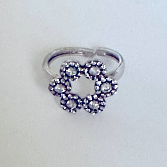 Jewelry - 925 Silver ring cz stones flower cz stones